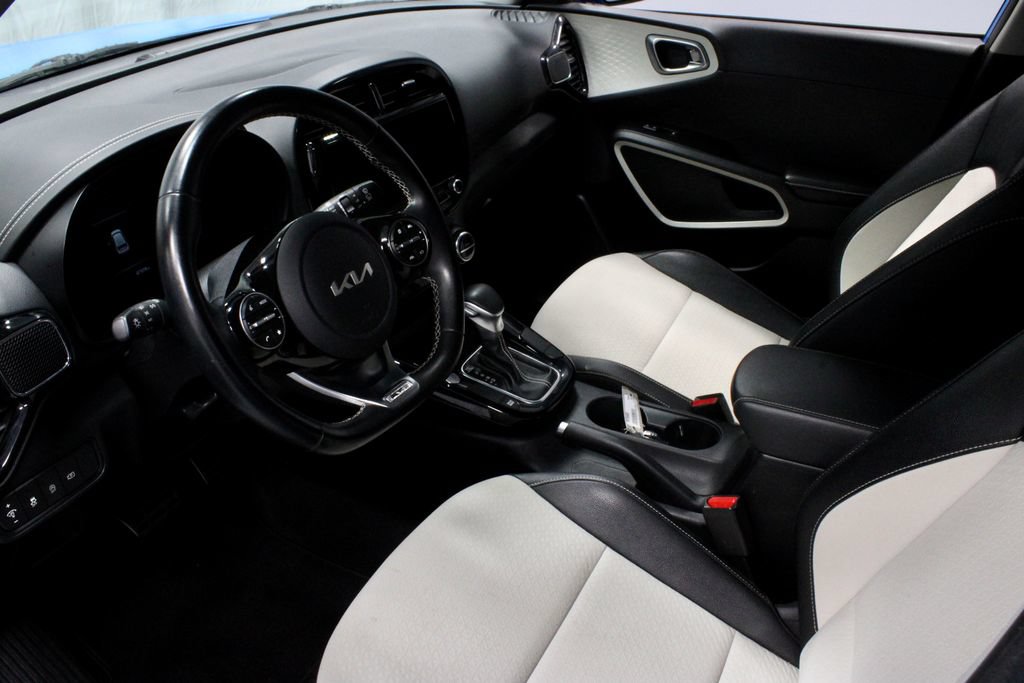 Used 2024 Kia Soul GT-Line FWD image 21