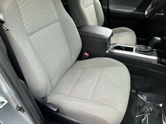 Used 2021 Toyota Tacoma SR5 AWD/4WD image 22