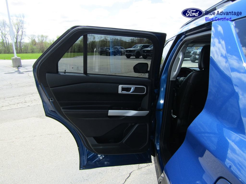 Certified 2022 Ford Explorer XLT w/ Equipment Group 202A AWD/4WD image 42