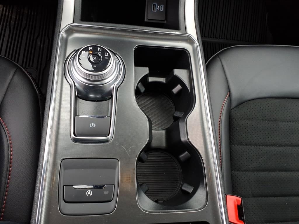 Certified 2024 Ford Edge ST-Line w/ Class II Trailer Tow Package image 15