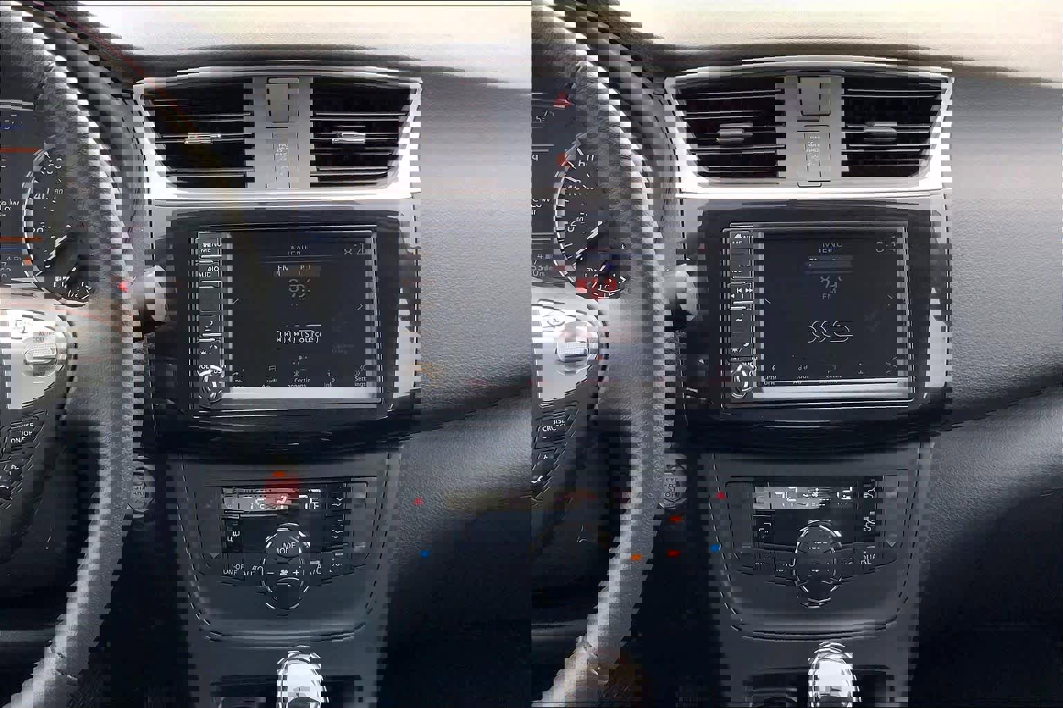 Used 2019 Nissan Sentra SV image 6