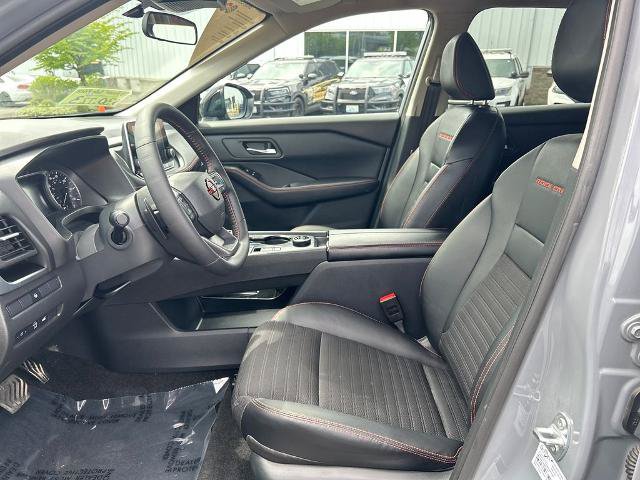 Used 2025 Nissan Rogue SV AWD/4WD image 6