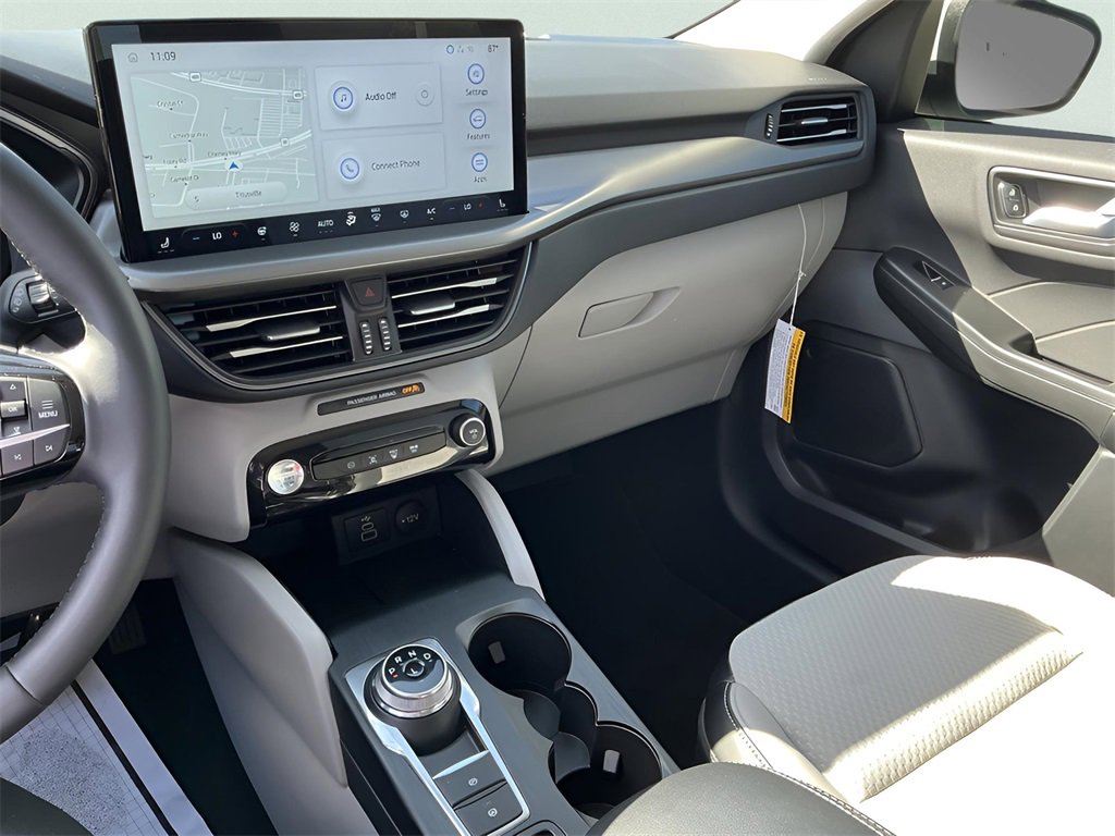 Certified 2024 Ford Escape SE image 38