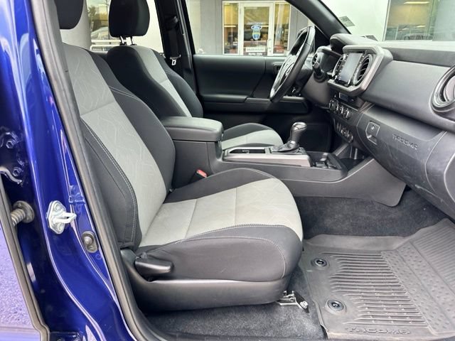 Used 2022 Toyota Tacoma TRD Sport AWD/4WD image 45