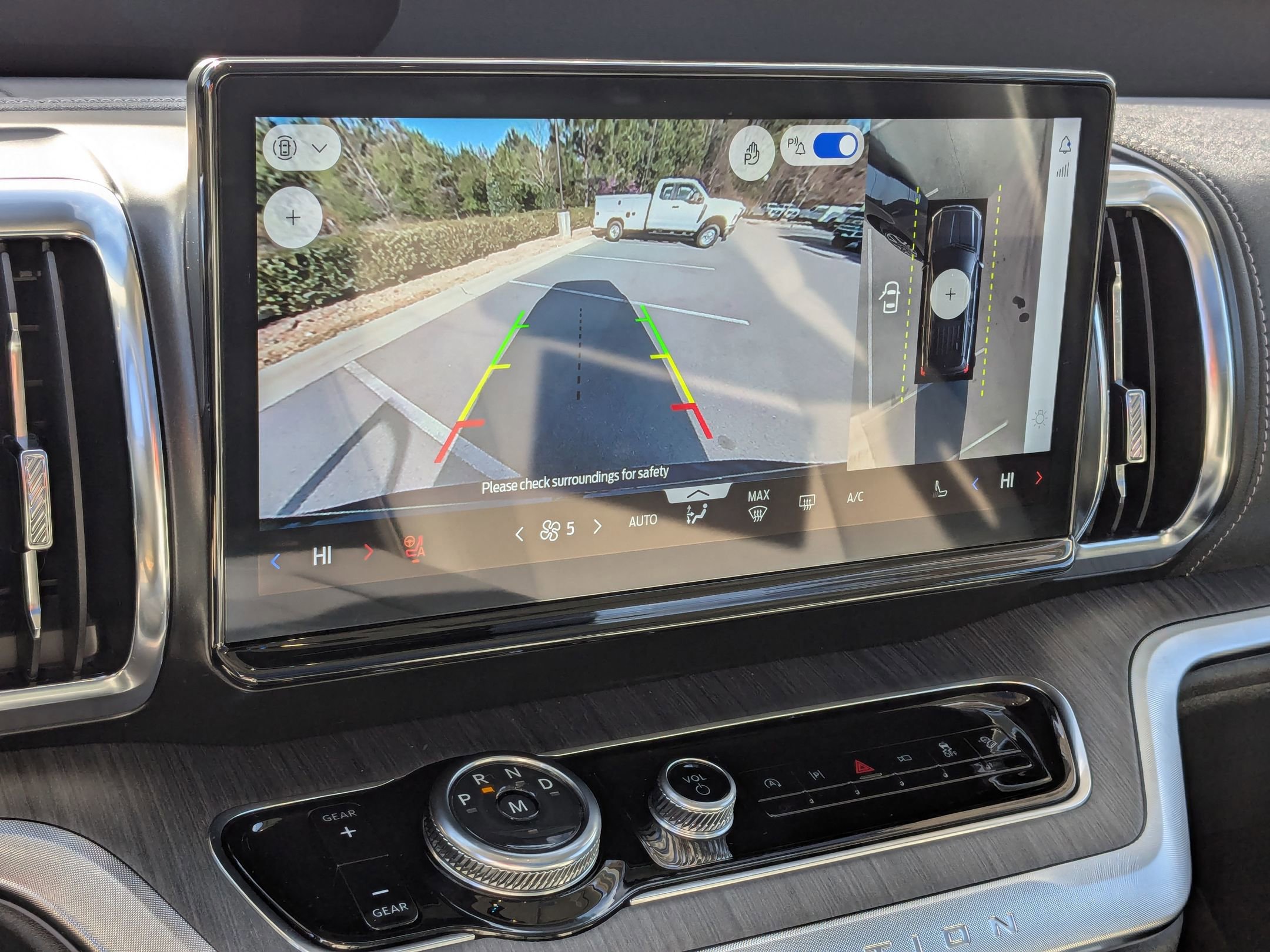 Certified 2025 Ford Expedition Platinum w/ Platinum Ultimate Package image 24