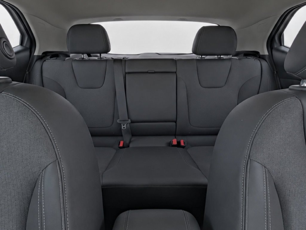 Used 2024 Buick Encore GX Preferred w/ Comfort Package FWD image 28