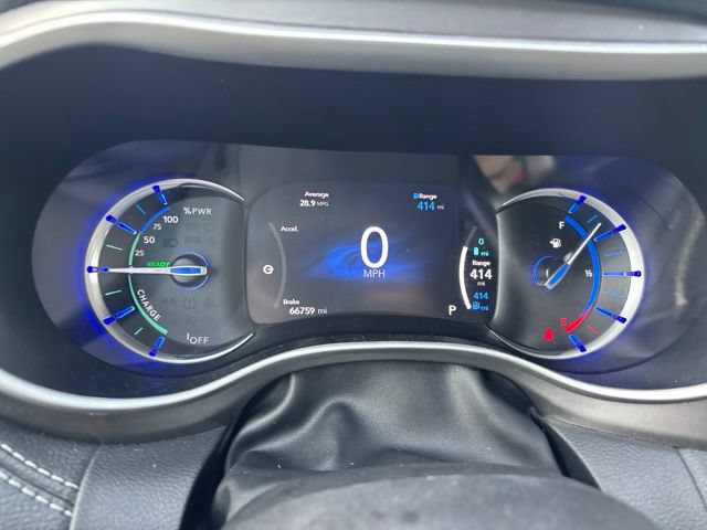 Used 2024 Chrysler Pacifica Limited FWD image 19