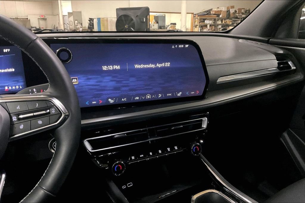 Used 2025 Chevrolet Traverse LT AWD/4WD image 8