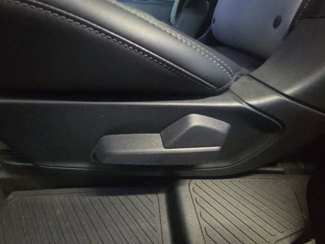 Certified 2022 Ford Explorer XLT w/ Equipment Group 202A image 19