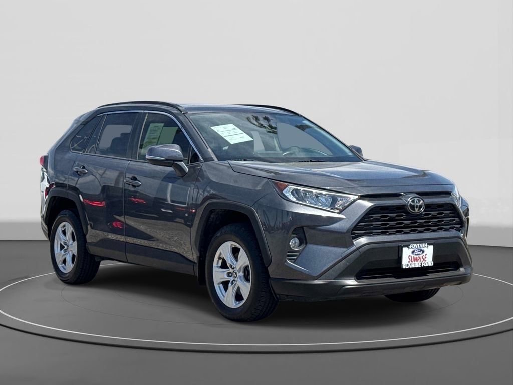 Used 2019 Toyota RAV4 XLE FWD image 4