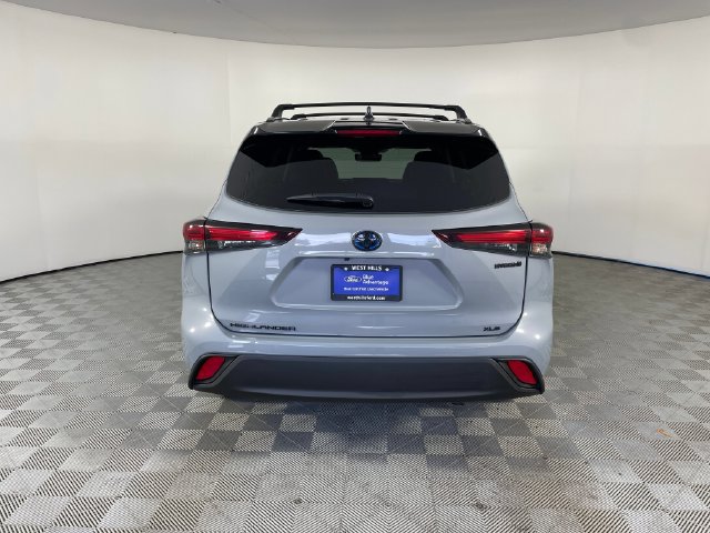 Used 2024 Toyota Highlander XLE AWD/4WD image 21