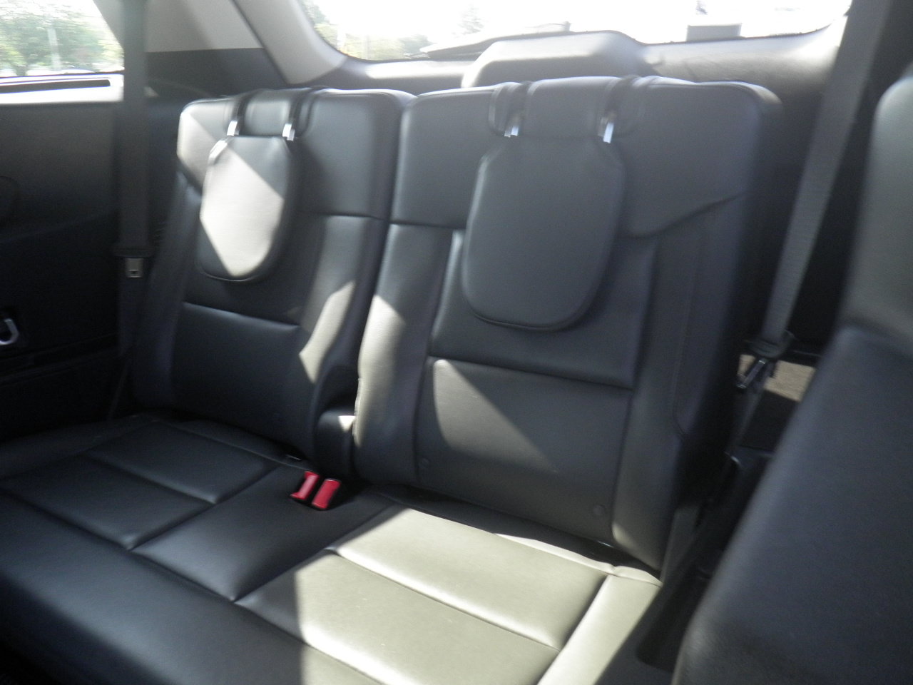 Certified 2025 Ford Explorer Active w/ Active Comfort Package AWD/4WD image 22