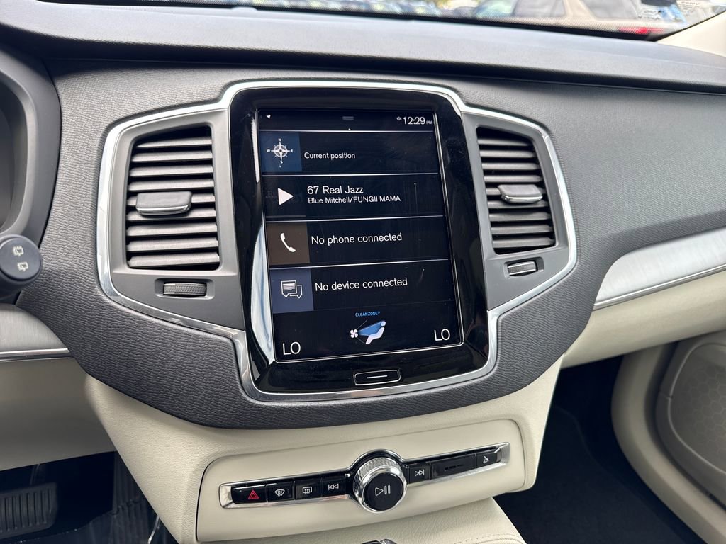 Used 2022 Volvo XC90 T5 Momentum w/ Protection Package Premier image 19