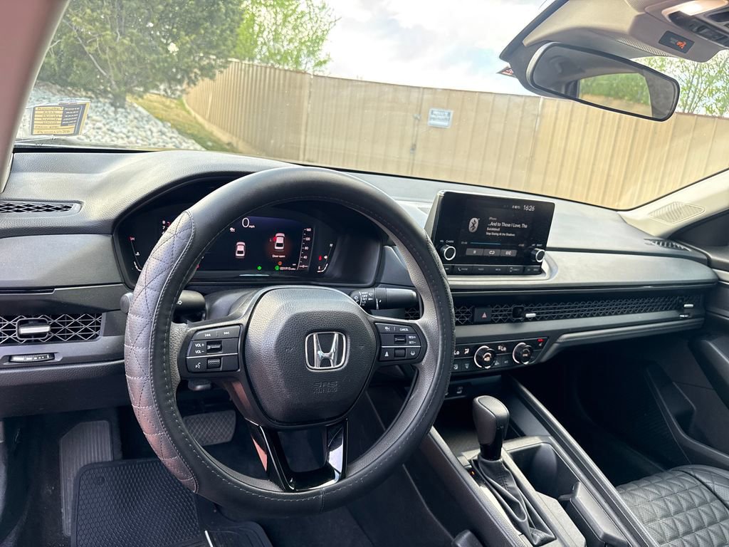 Used 2023 Honda Accord EX image 14