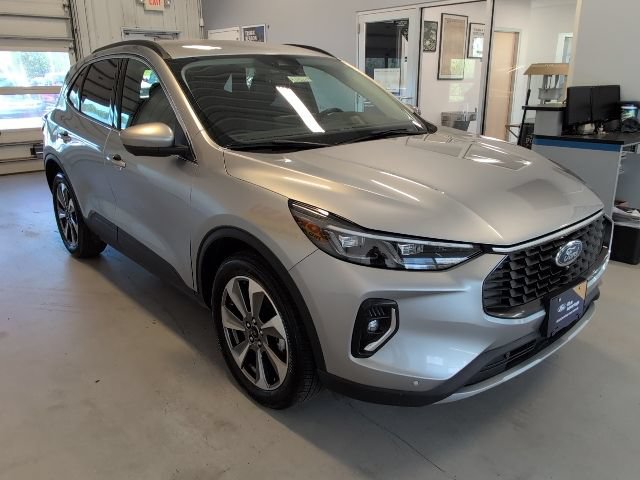 Certified 2023 Ford Escape Platinum AWD/4WD image 7