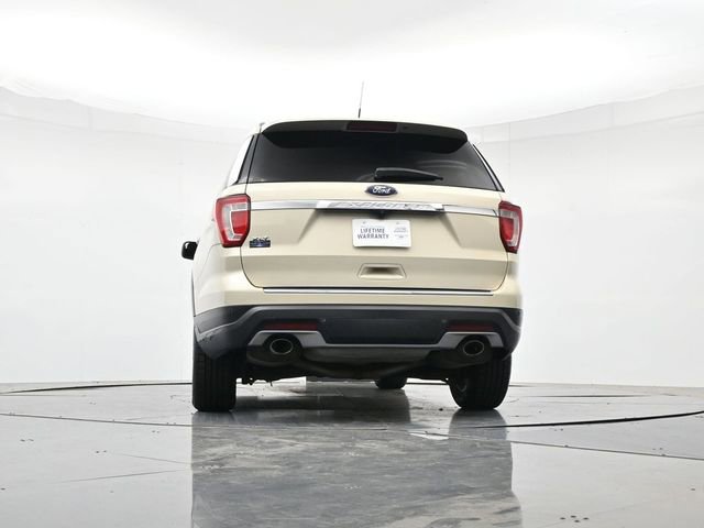 Certified 2018 Ford Explorer XLT w/ Equipment Group 202A FWD image 40
