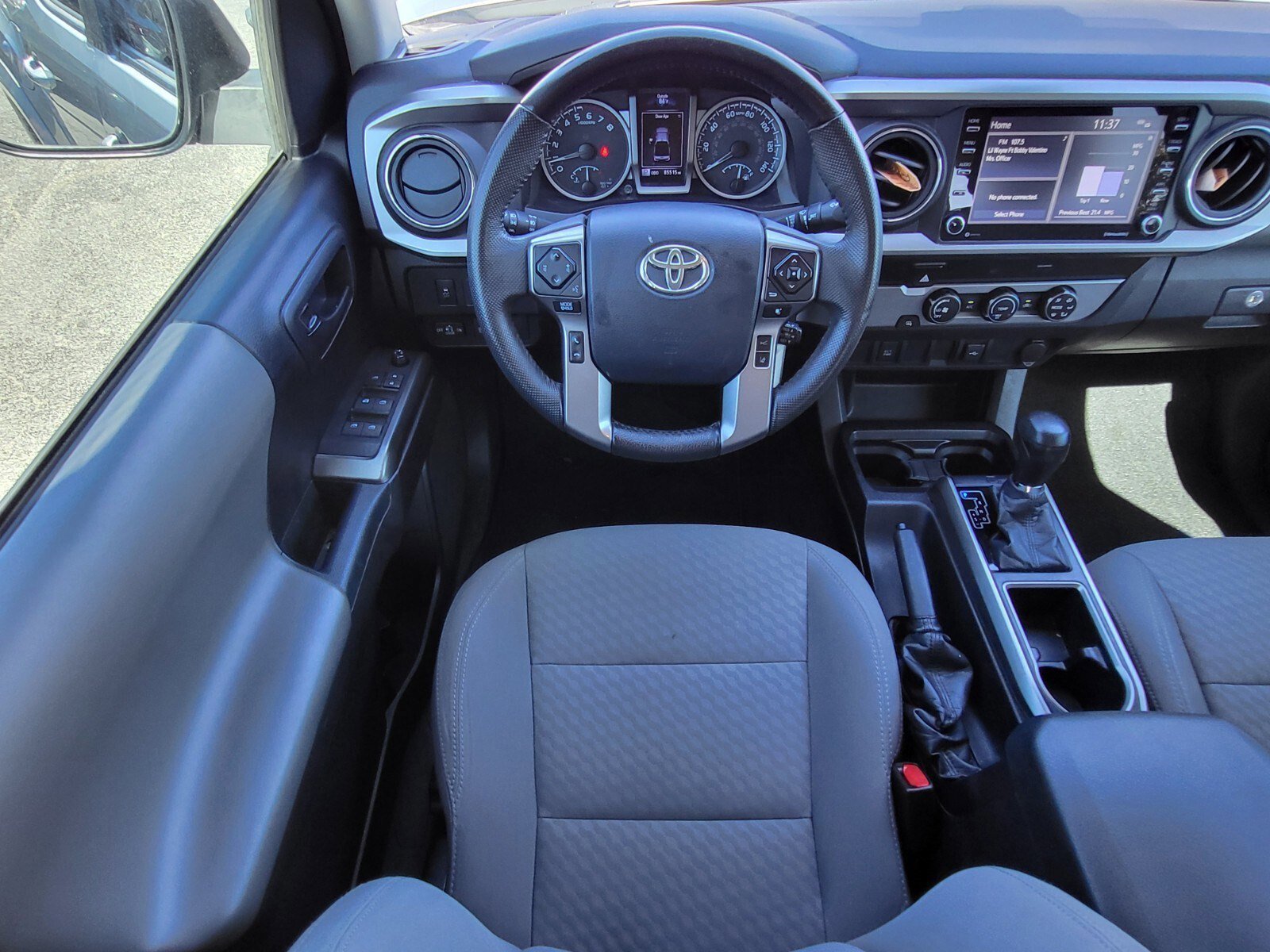 Used 2020 Toyota Tacoma SR5 w/ SR5 Appearance Package (SM) image 14
