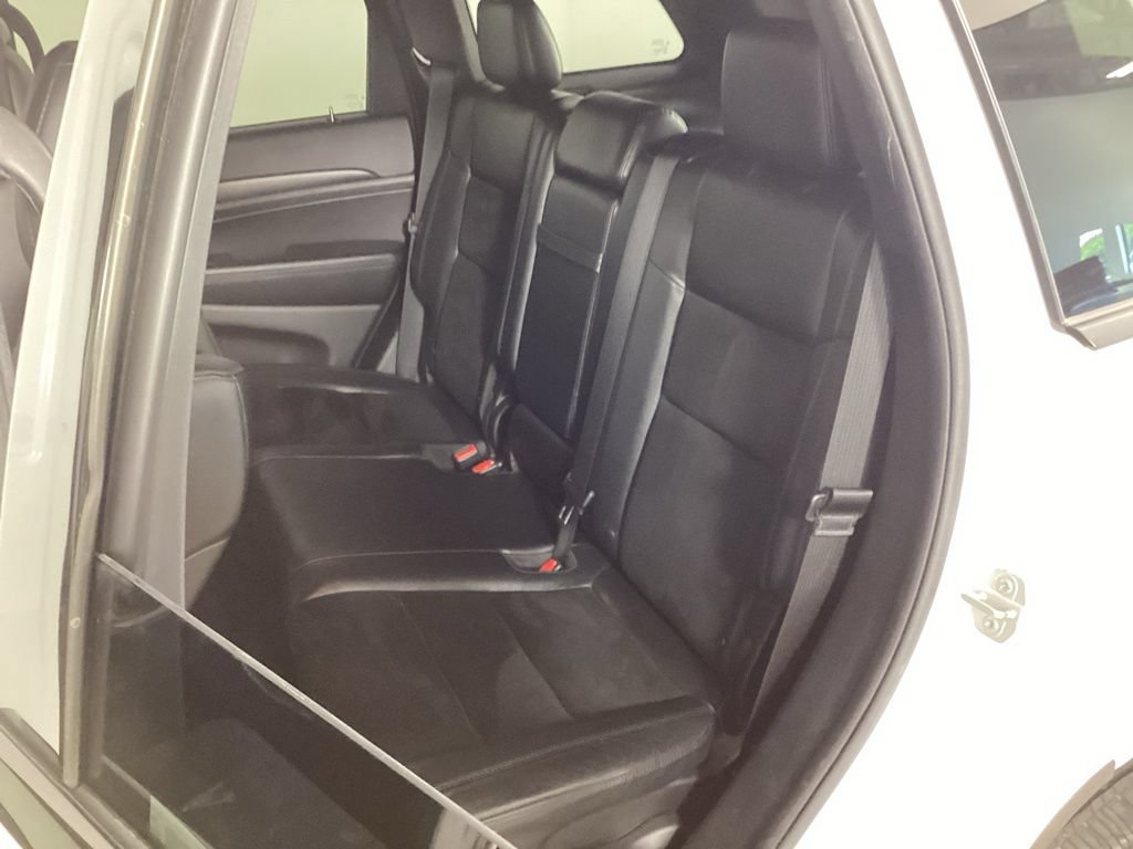 Used 2018 Jeep Grand Cherokee Altitude AWD/4WD image 29