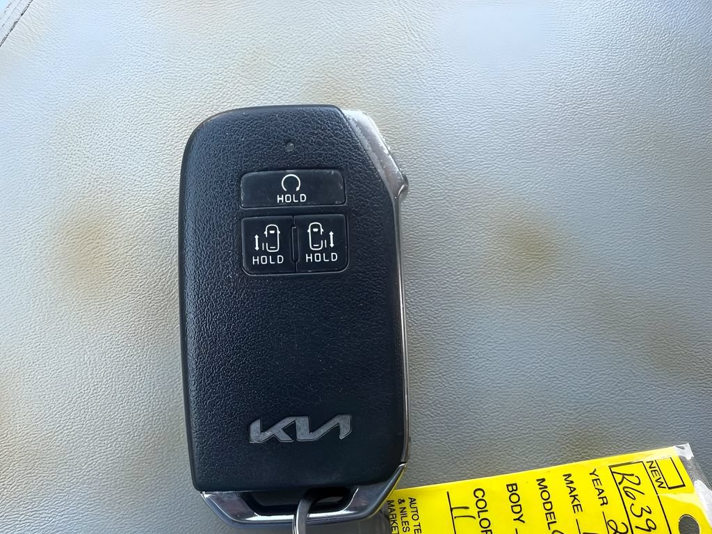 Used 2024 Kia Carnival LX FWD image 38
