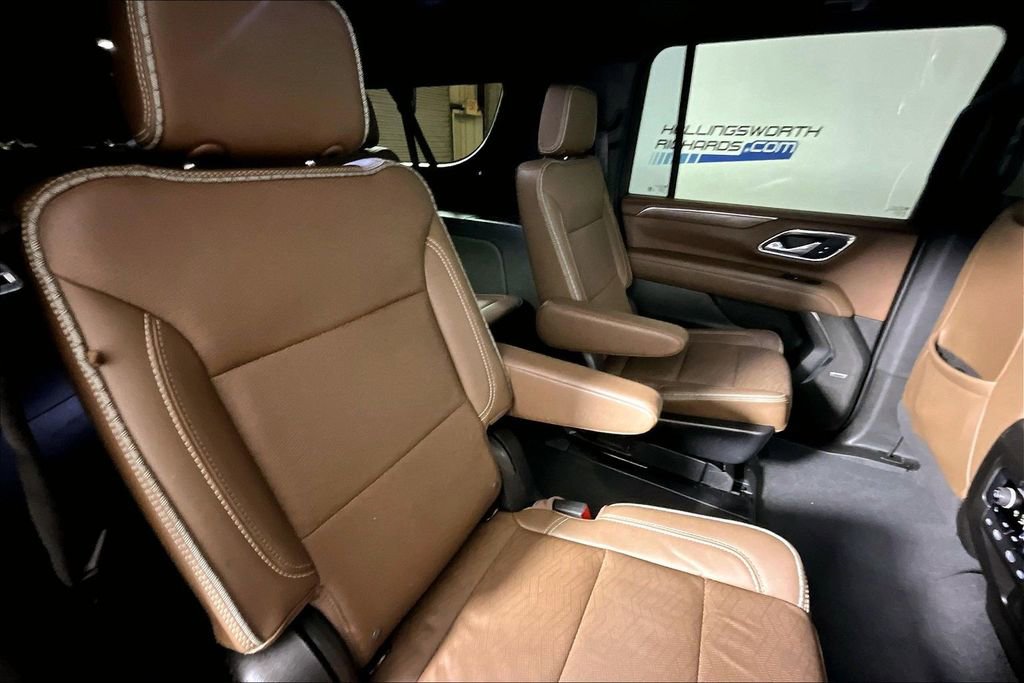 Used 2023 Chevrolet Suburban High Country AWD/4WD image 22