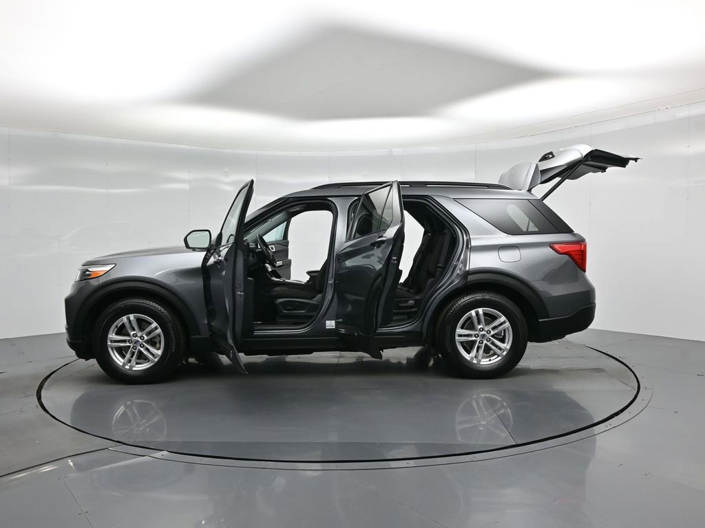 Certified 2022 Ford Explorer XLT image 40