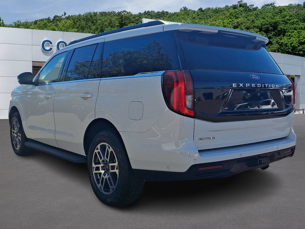 Certified 2025 Ford Expedition Active AWD/4WD image 4