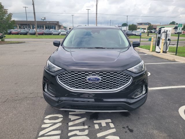 Certified 2024 Ford Edge SEL w/ Convenience Package AWD/4WD image 2