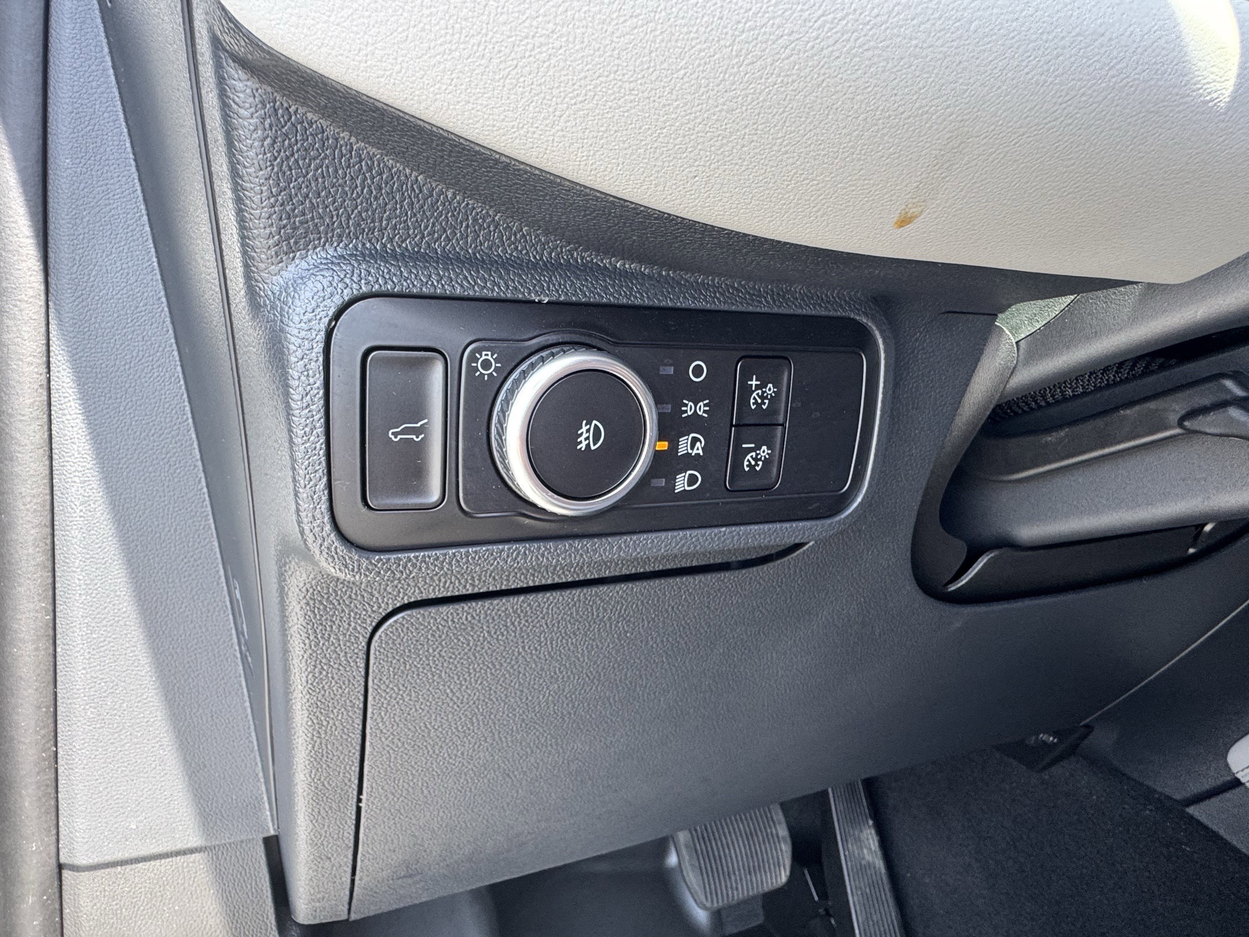 Certified 2026 Ford Explorer Active w/ Active Comfort Package RWD image 38