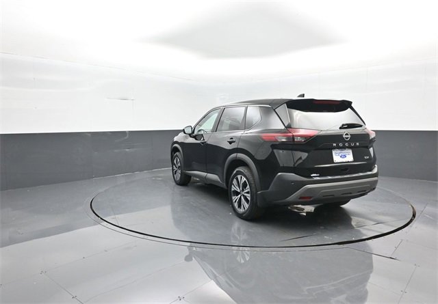 Used 2023 Nissan Rogue SV image 5