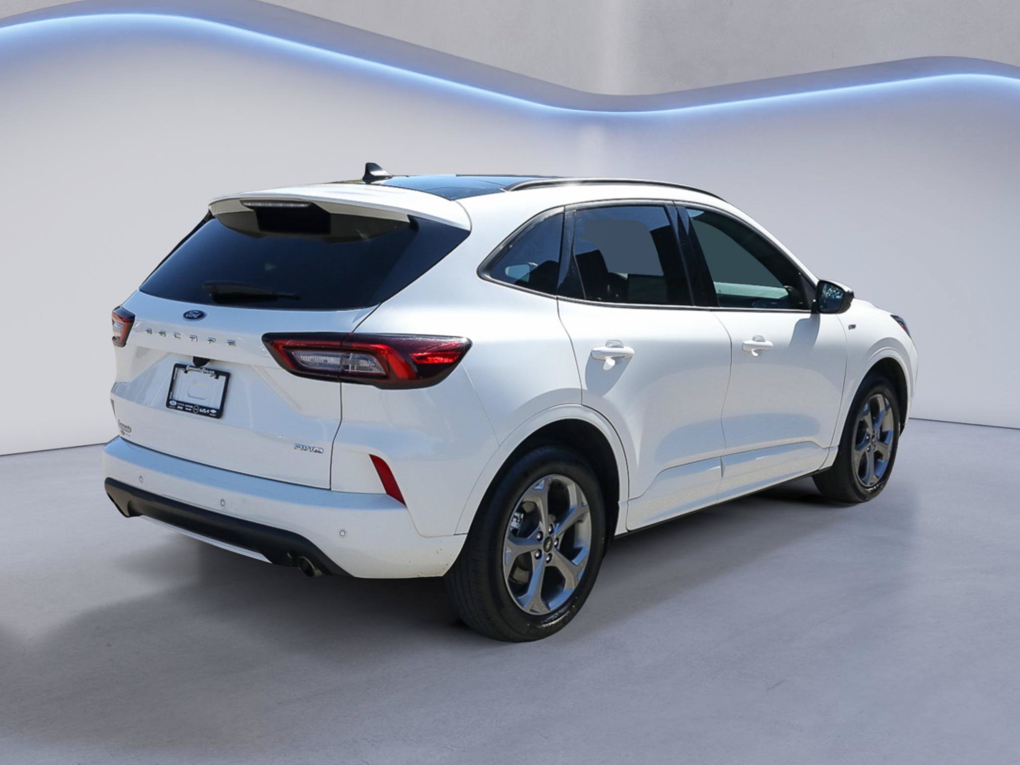 Certified 2024 Ford Escape ST-Line w/ Tech Pack #1 AWD/4WD image 8
