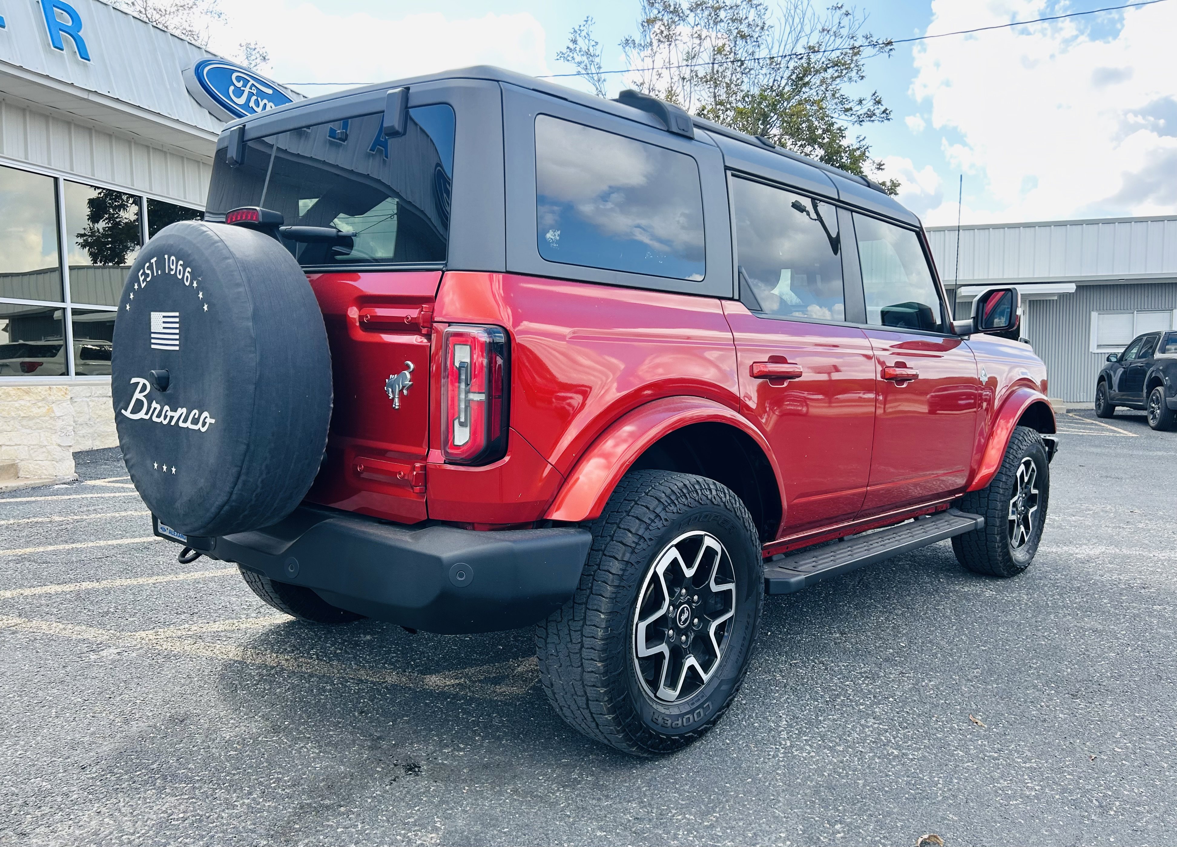 Certified 2024 Ford Bronco Outer Banks image 9