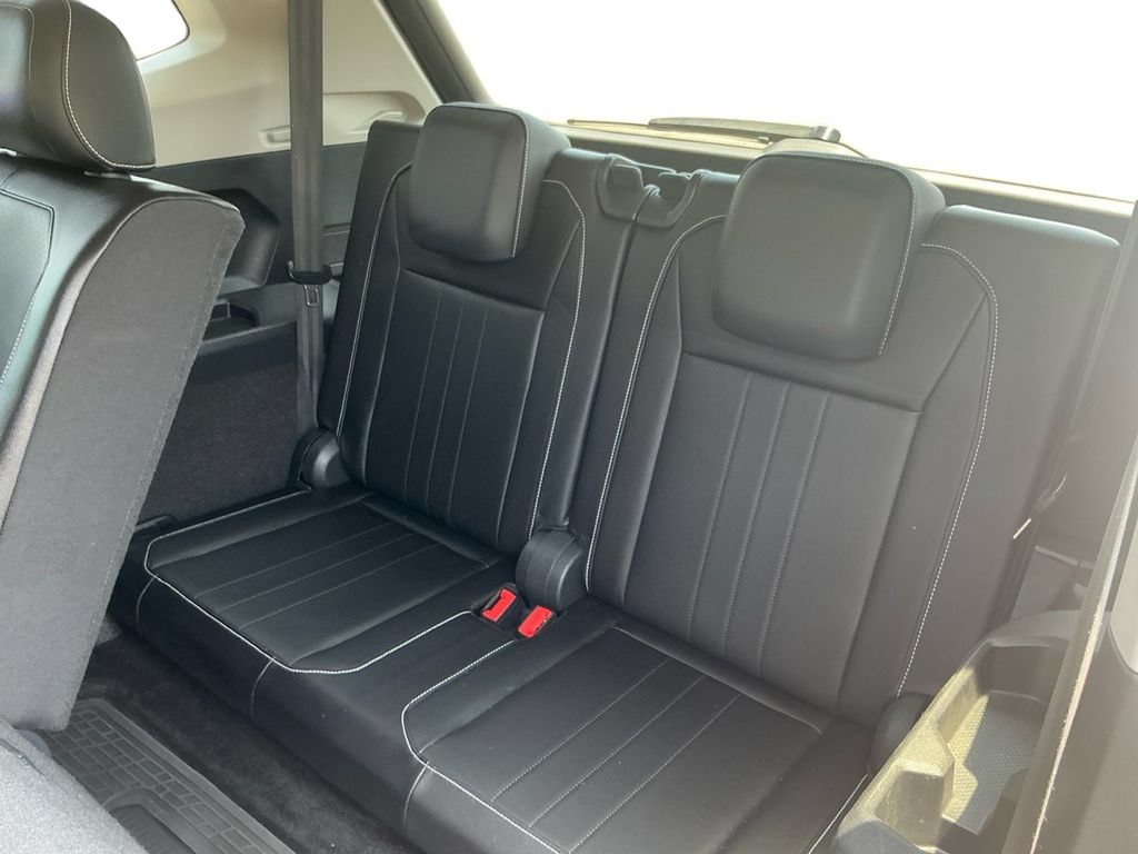 Used 2024 Volkswagen Tiguan SE FWD image 21