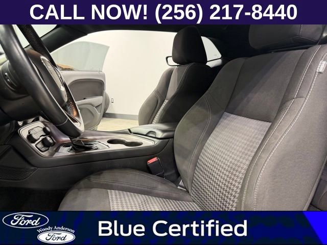Used 2023 Dodge Challenger SXT RWD image 19