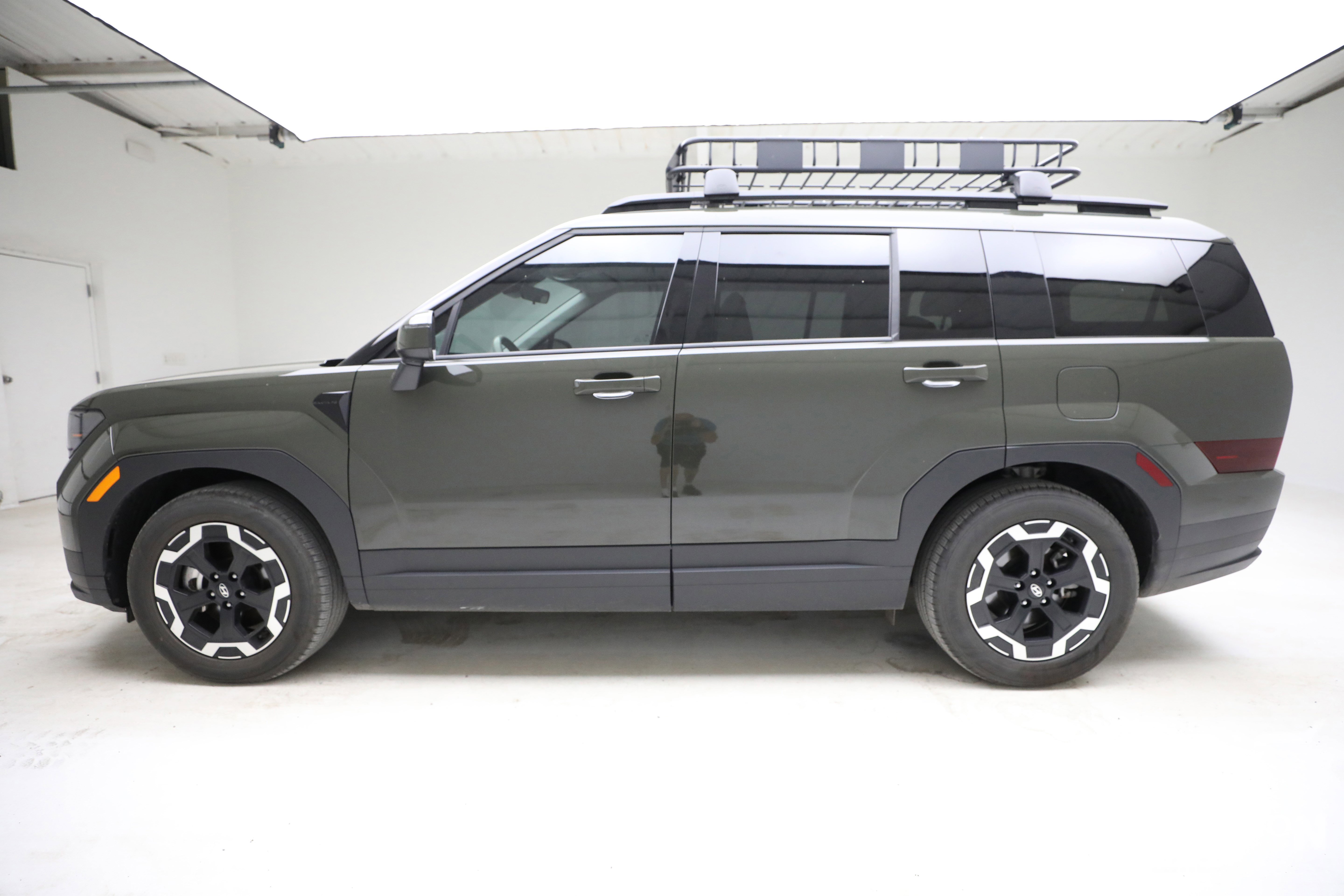 Used 2025 Hyundai Santa Fe SEL image 2