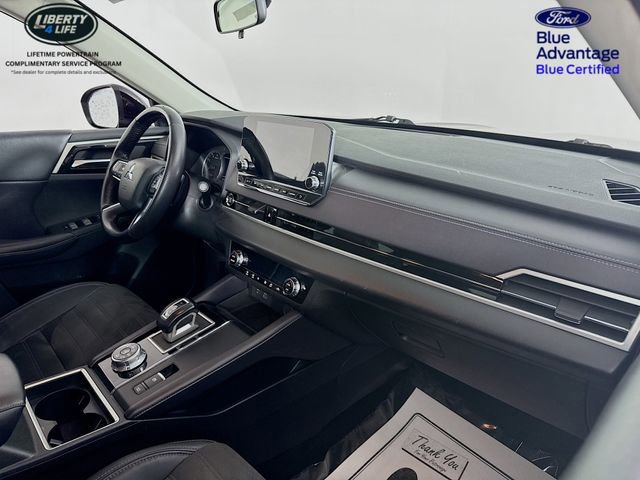 Used 2023 Mitsubishi Outlander SE image 28