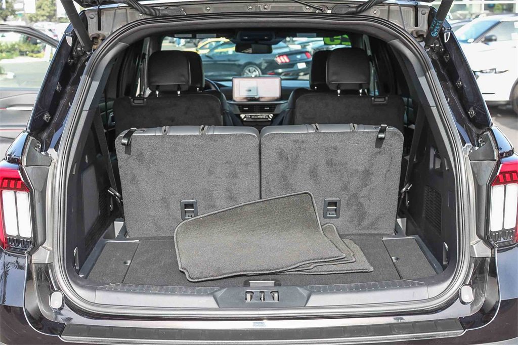 Certified 2025 Ford Explorer ST-Line w/ Premium Package image 33