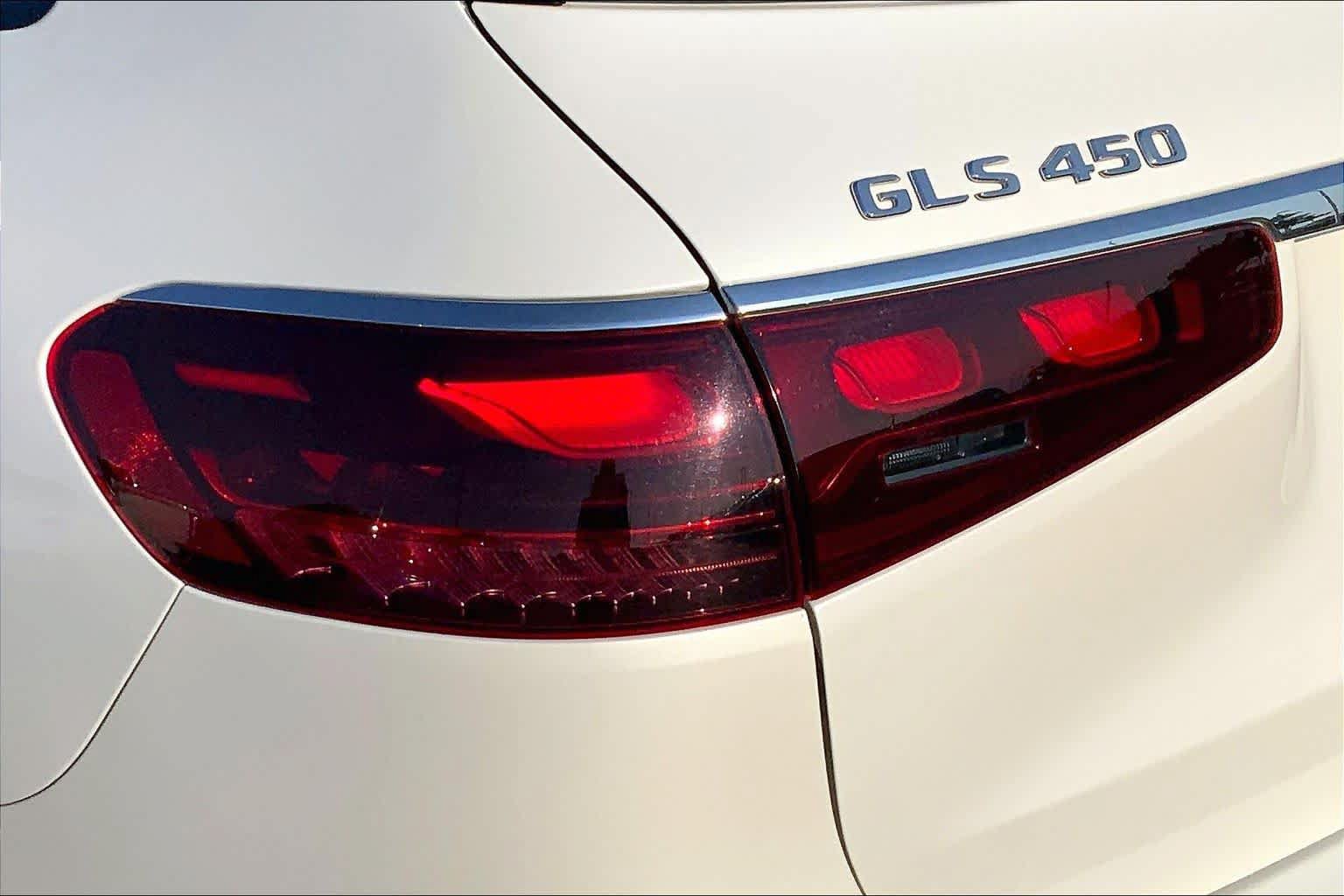 Used 2024 Mercedes-Benz GLS 450 4MATIC image 29