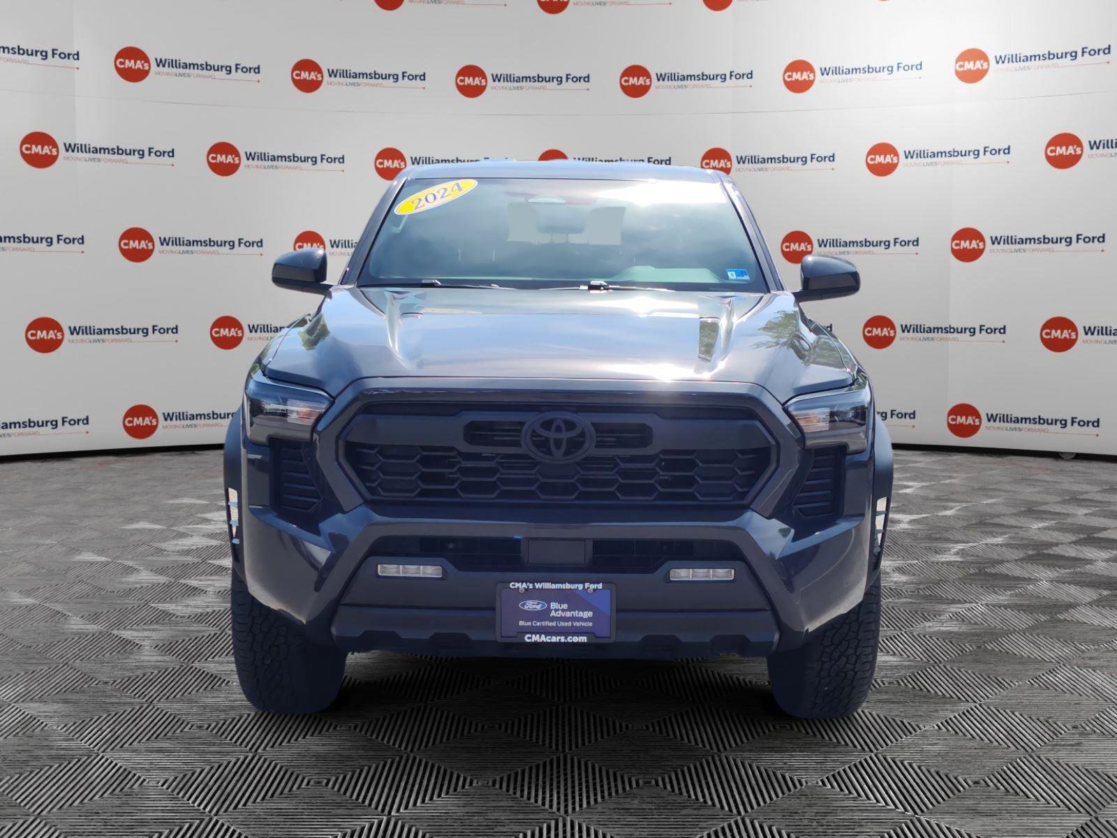 Used 2024 Toyota Tacoma TRD Off-Road AWD/4WD image 8