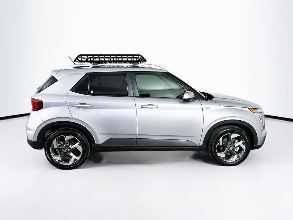 Used 2025 Hyundai Venue SEL FWD image 25
