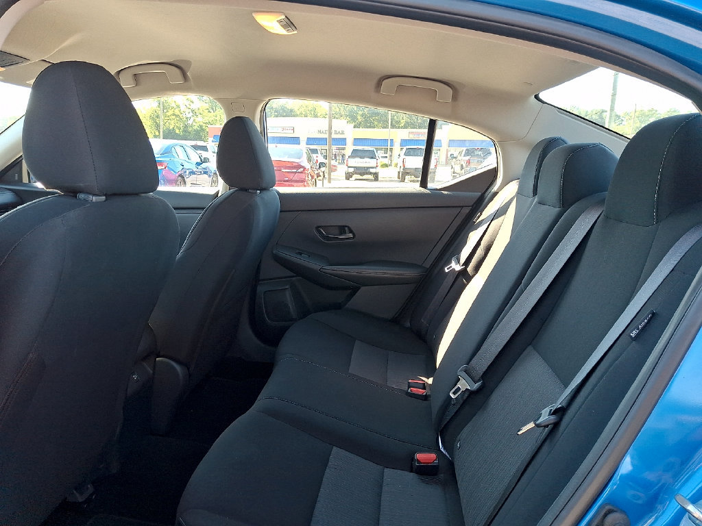 Used 2025 Nissan Sentra SV FWD image 9