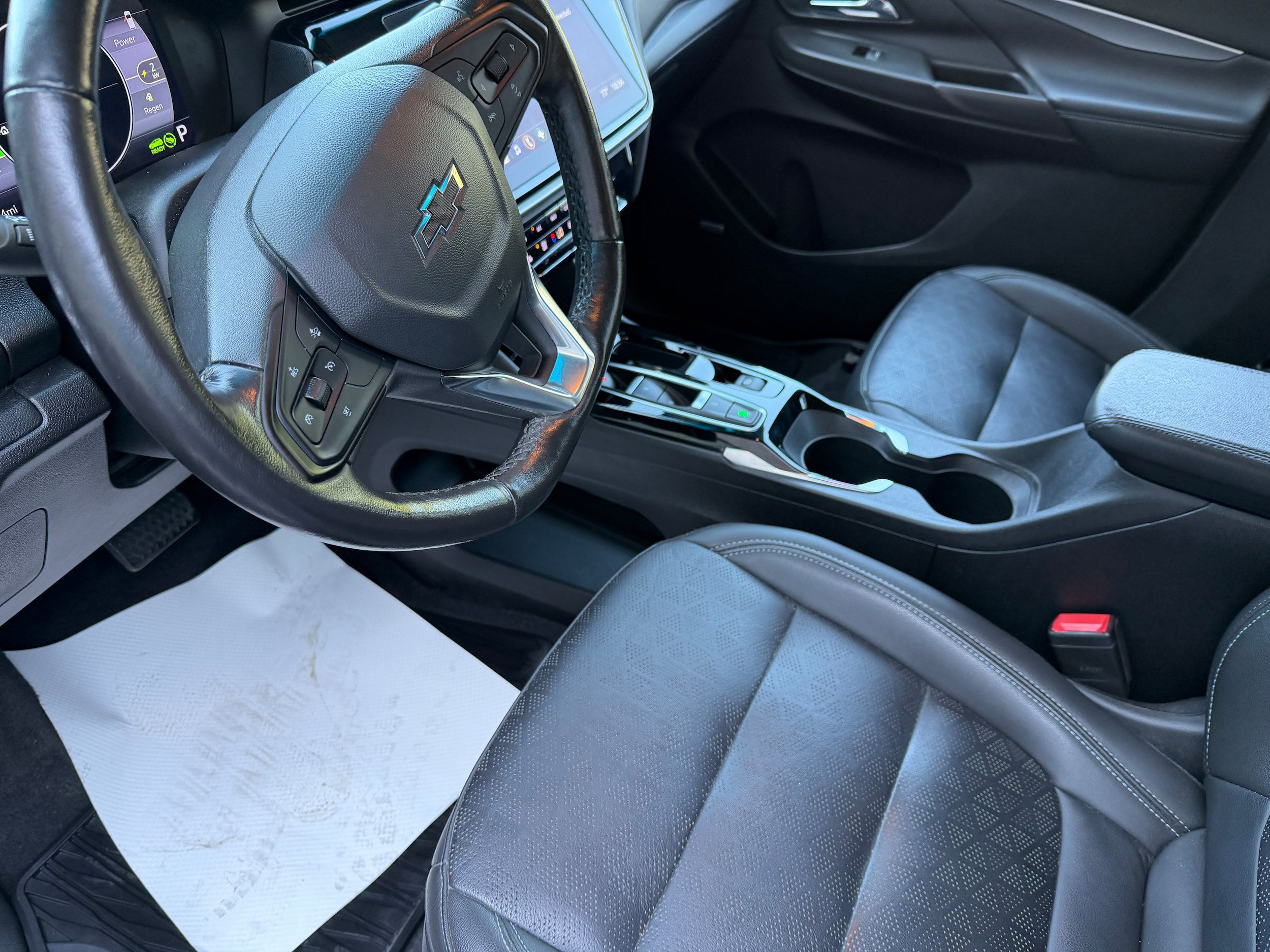 Used 2023 Chevrolet Bolt LT w/ Infotainment Package FWD image 10