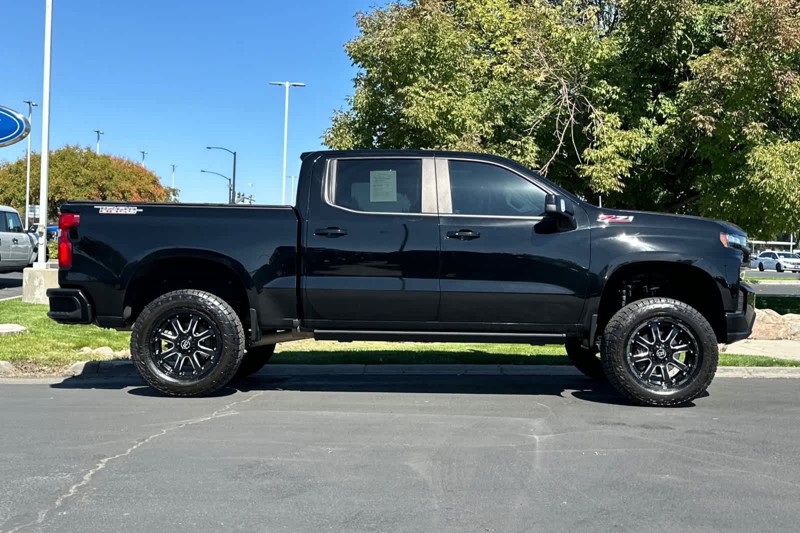 Used 2020 Chevrolet Silverado 1500 LT Trail Boss AWD/4WD image 8