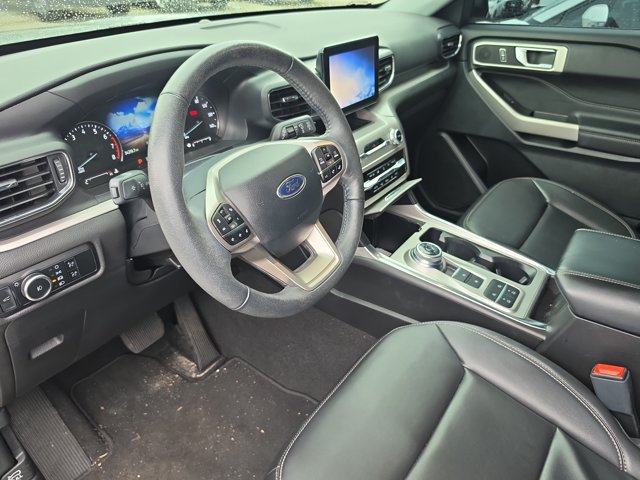 Certified 2024 Ford Explorer XLT w/ Equipment Group 202A RWD image 18