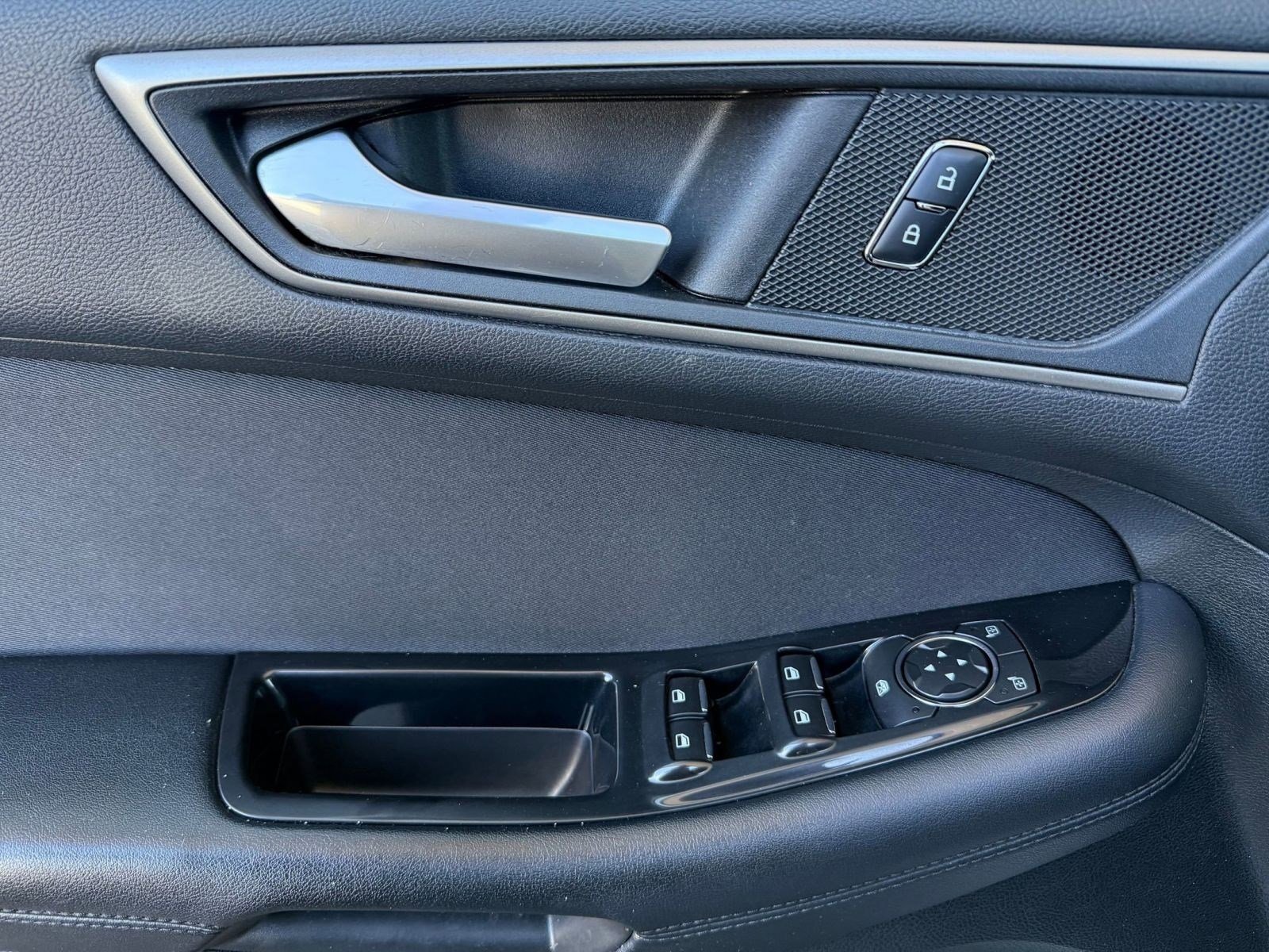 Certified 2017 Ford Edge SEL FWD image 13