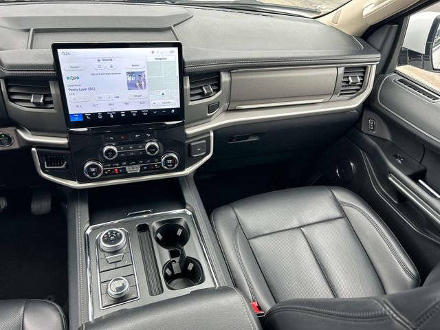 Certified 2023 Ford Expedition XLT image 15