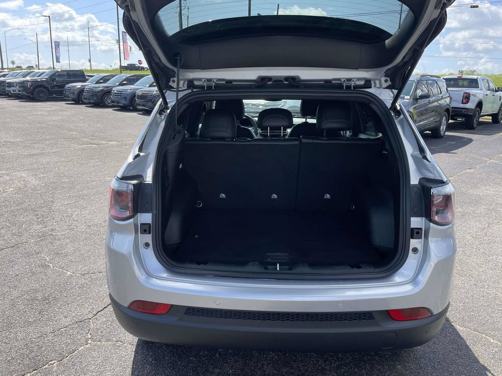 Used 2026 Jeep Compass Limited AWD/4WD image 10