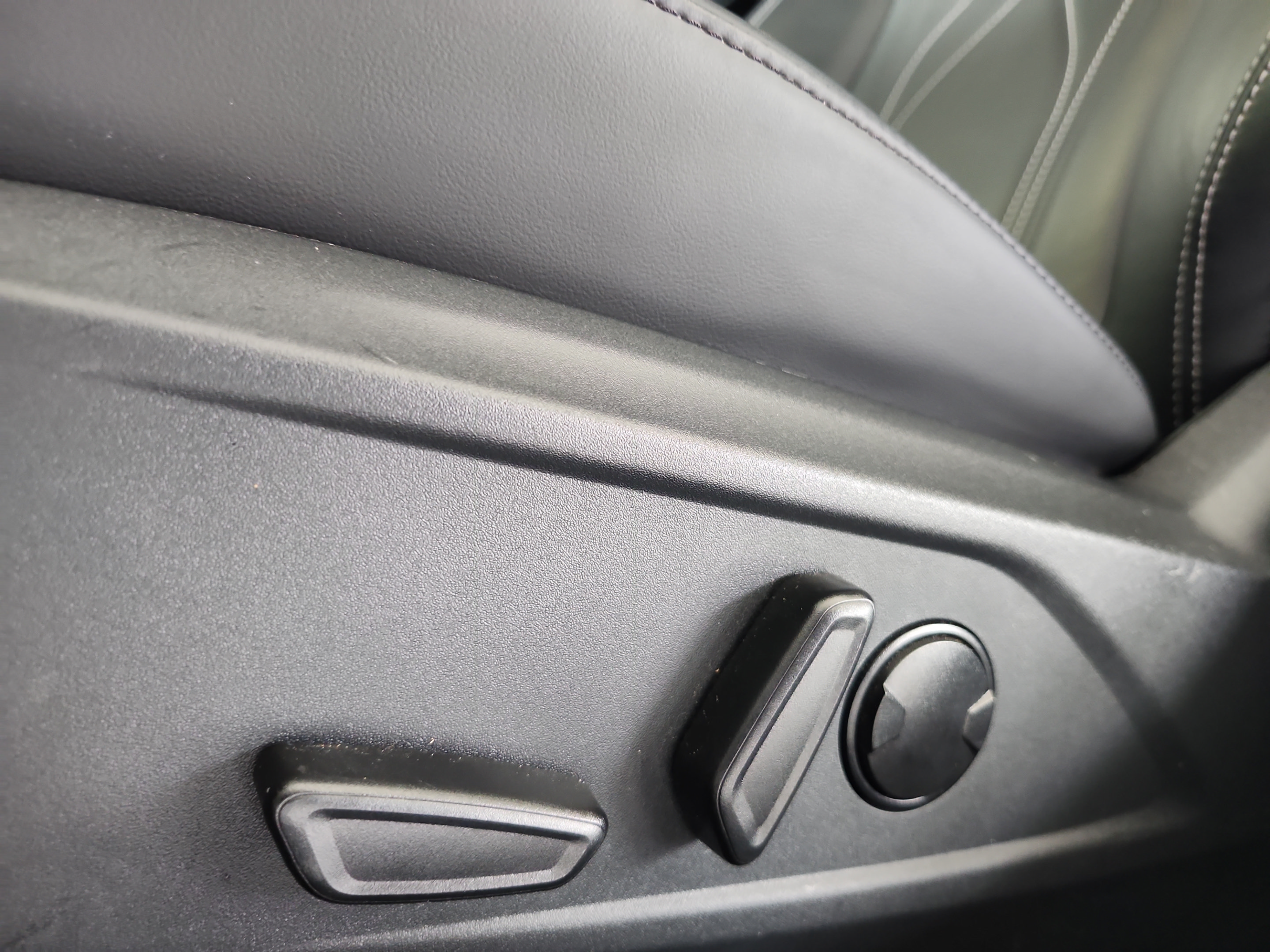 Certified 2025 Ford Mustang Mach-E Select RWD image 14