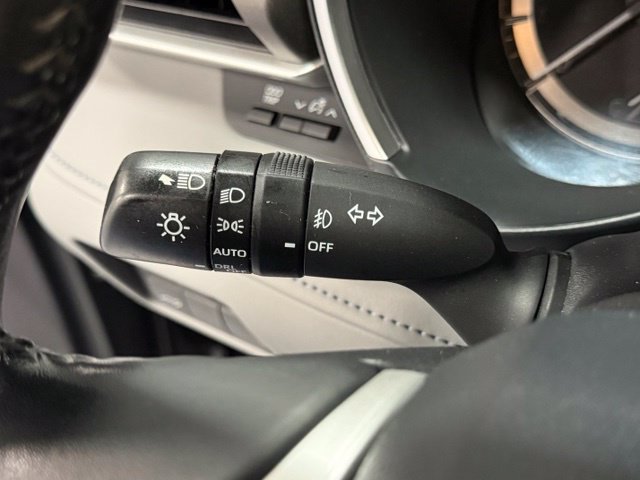 Used 2023 Toyota Highlander XLE FWD image 40