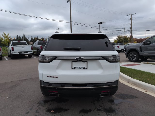 Used 2021 Chevrolet Traverse Premier w/ Redline Edition FWD image 4