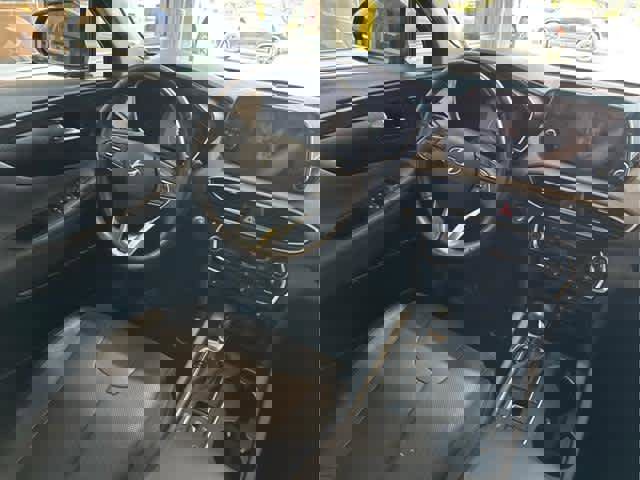 Used 2020 Hyundai Santa Fe Limited image 10